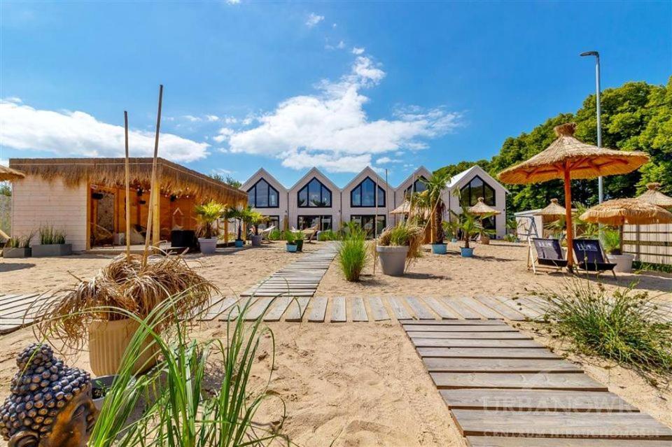 Lulu Holiday Resort Domki Z Podgrzewanym Basenem Mielno  Exterior foto